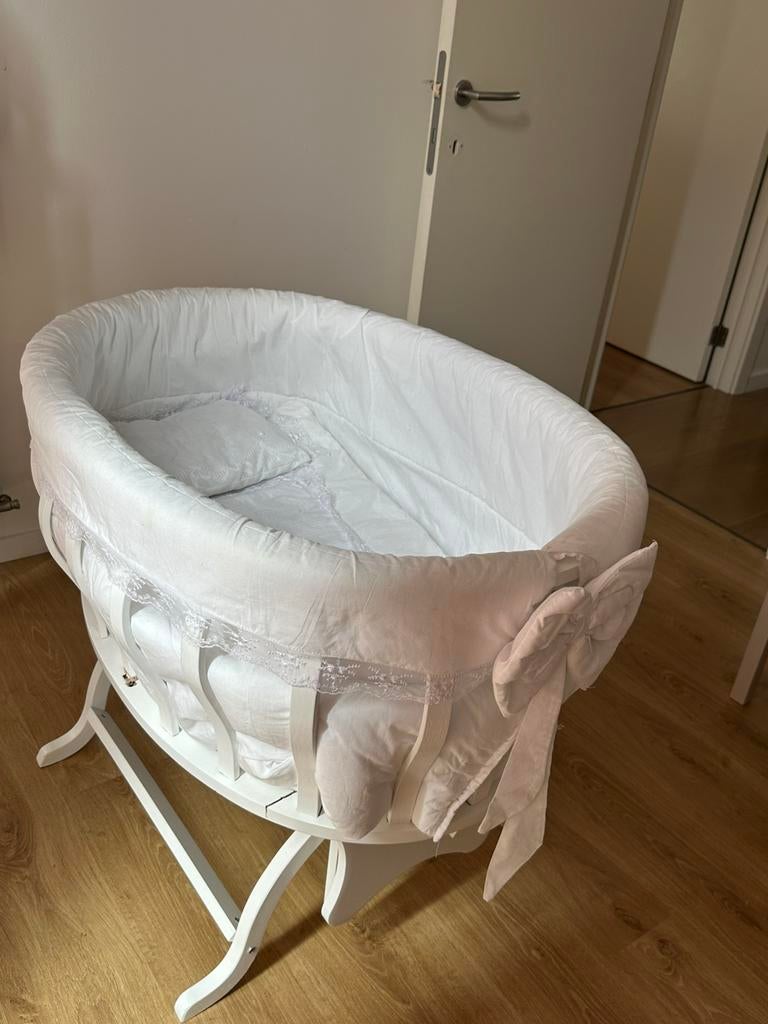 Baby wieg / schommelwieg wit met bekleding, Ophalen, Zo goed als nieuw, Wieg