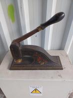 Antieke papier relief drukker., Ophalen