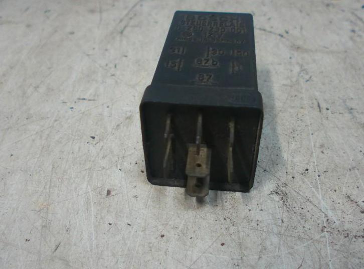 RELAIS BMW 3 serie (E30 / 2) (E30 / 4) (0-280-230-001), Auto-onderdelen, Elektronica en Kabels, BMW, Gebruikt