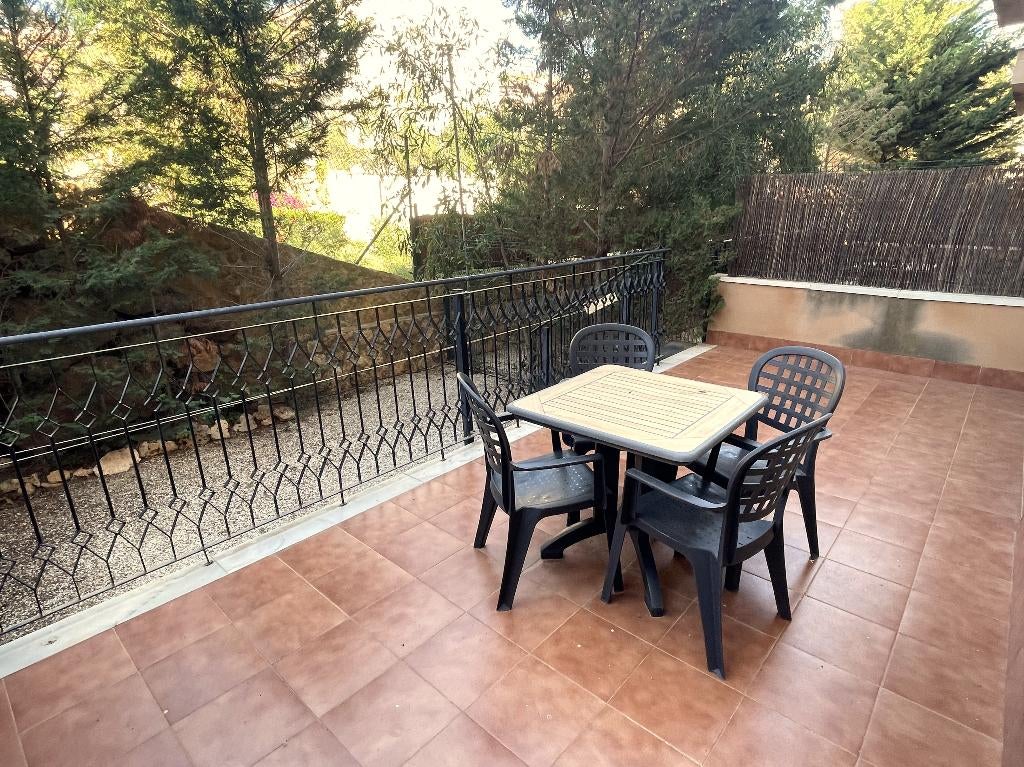 Gelijkvloerse toeristische appartmenten met terras, Aguilas, 63 m², Dorp, Spanje