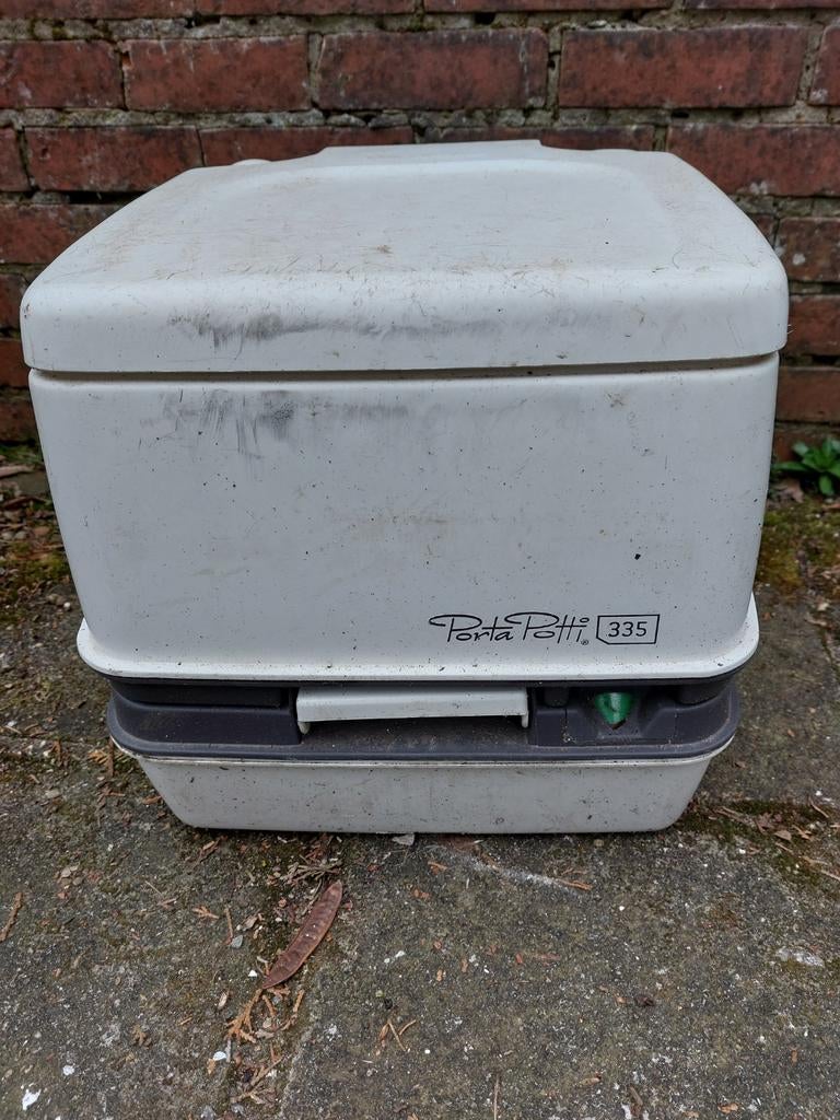 Kampeertoilet gratis, Enlèvement