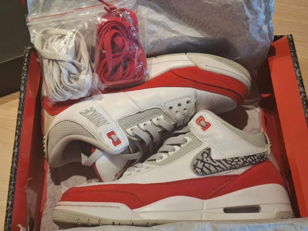 Jordan 3 Retro Tinker Hatfield, Enlèvement
