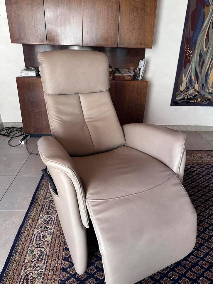 Fauteuil relax électrique Hukla en cuir, Maison & Meubles, Fauteuils, Comme neuf, Cuir, Enlèvement