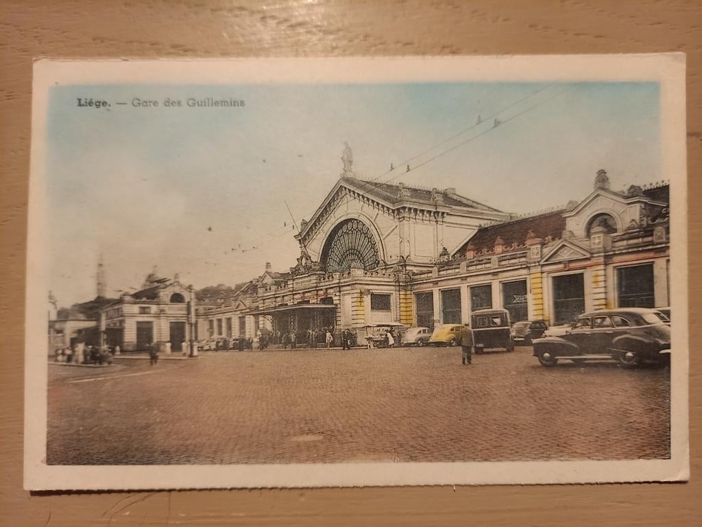Carte postale couleurs gare des guillemins liège + pub. Pour, Enlèvement ou Envoi, Liège