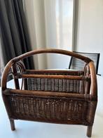 Rotan magazine rack, Huis en Inrichting, Woonaccessoires | Krantenbakken en Lectuurbakken, Ophalen, Gebruikt
