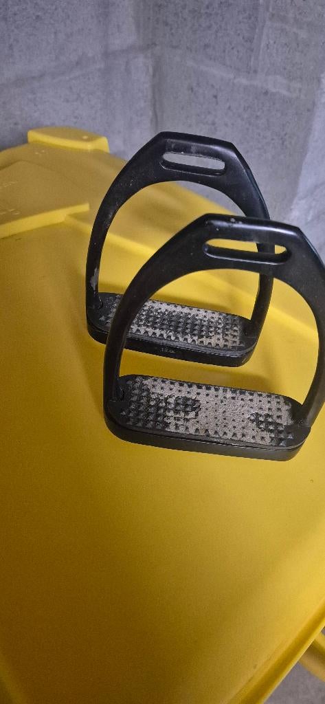 Stijgbeugels, Animaux & Accessoires, Chevaux & Poneys | Brides & Harnachement, Enlèvement ou Envoi, Comme neuf, Autres espèces