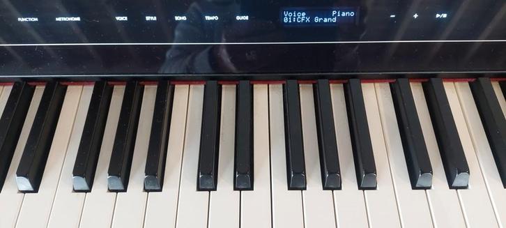 Piano numérique Yamaha PS500 (+/- 2 jaar), Musique & Instruments, Pianos, Comme neuf, Piano, Noir, Digital, Enlèvement