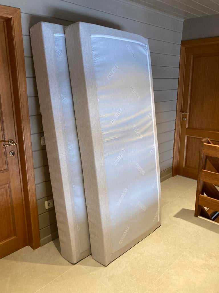 2 nieuwe matrassen met pocketvering 90x200, Huis en Inrichting, Slaapkamer | Matrassen en Bedbodems, Ophalen, Tweepersoons, Zo goed als nieuw