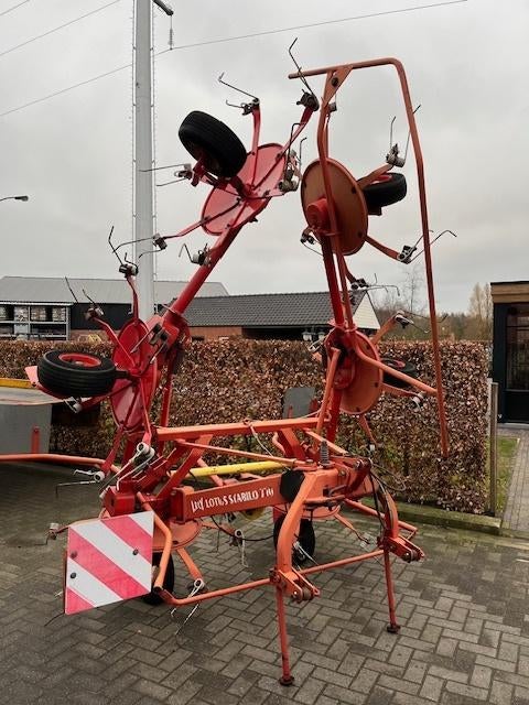 lely 770, Zakelijke goederen, Ophalen