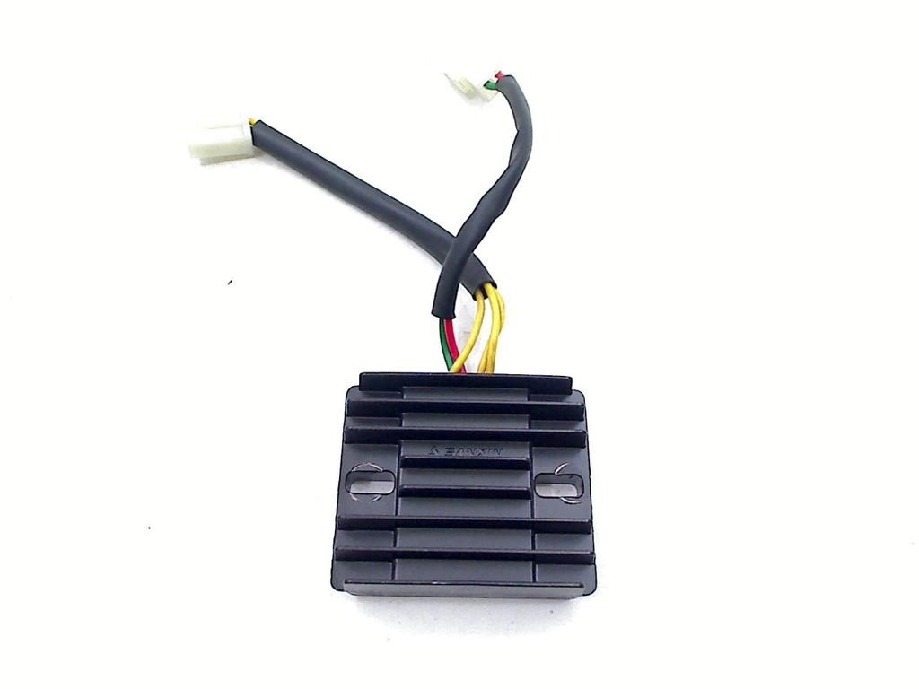 SPANNINGSREGELAAR Sym Symphony ST 50 4T 2021-2024 (E5), Gebruikt, P.J. Troelstraweg 8 8
3144 CX  MAASSLUIS, NL, Info@cama-motorparts.nl