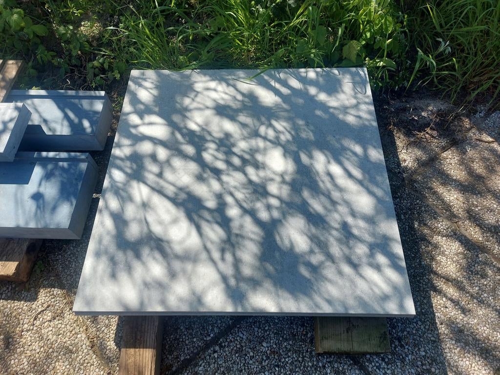 Grijze tegels, Ophalen