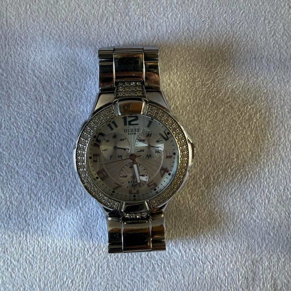 Montre guess pour femme, Handtassen en Accessoires, Horloges | Dames, Ophalen, Zo goed als nieuw, Guess