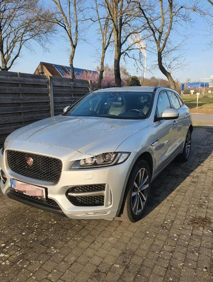 Jaguar F-Pace R-Sport 87000km! 20500€, Autos, Jaguar, Particulier, F-Pace, 4x4, ABS, Caméra de recul, Phares directionnels, Régulateur de distance