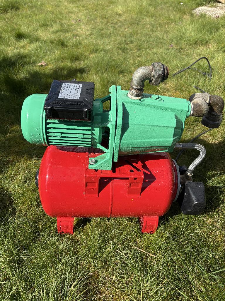 Marina Regenwaterpomp/hydrofoorpomp, Jardin & Terrasse, Pompes à eau, Enlèvement, Utilisé, Électrique, Pompe d'appoint