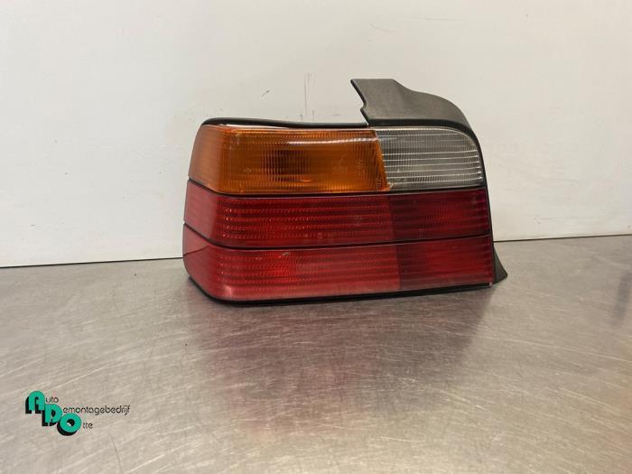 Feu arrière gauche d'un BMW 3-Serie (3-Serie 90-), Autos : Pièces & Accessoires, Éclairage, BMW, Utilisé, 3 mois de garantie, Enlèvement ou Envoi