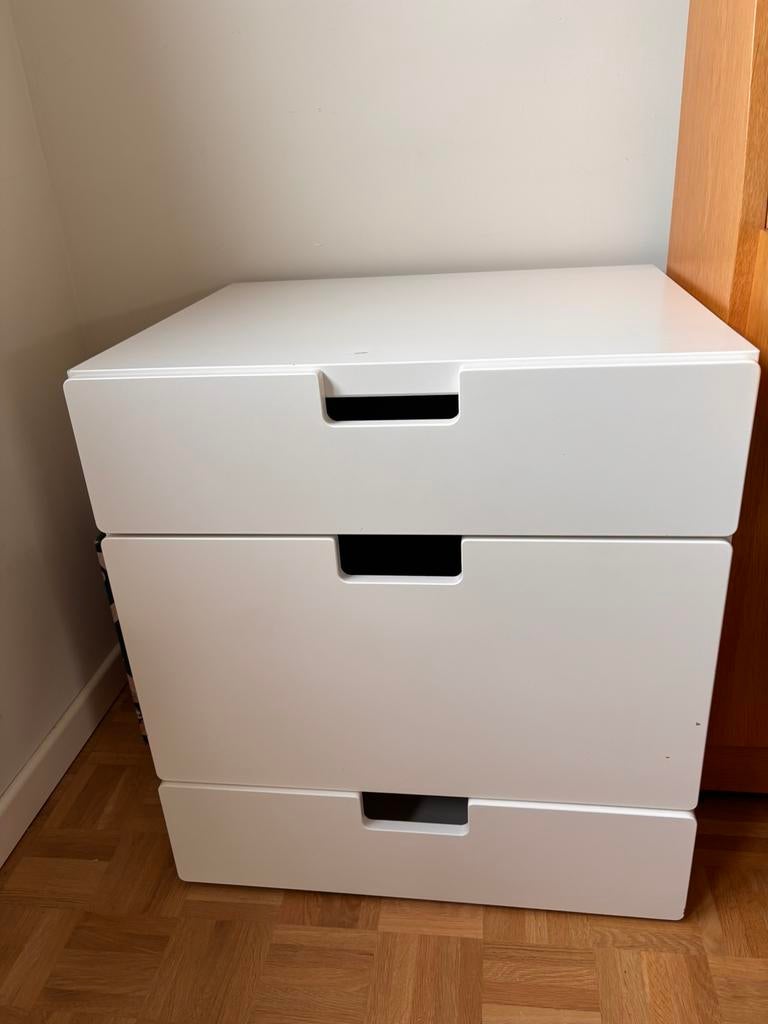 Commodes 3 tiroirs IKEA - blanc tres bon etat, Kinderen en Baby's, Kinderkamer | Commodes en Kasten, Minder dan 75 cm, 50 tot 70 cm