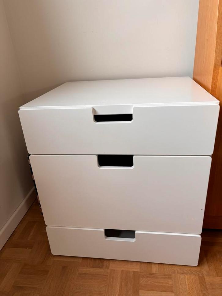 Commodes 3 tiroirs IKEA - blanc tres bon etat, Kinderen en Baby's, Kinderkamer | Commodes en Kasten, Zo goed als nieuw, Commode