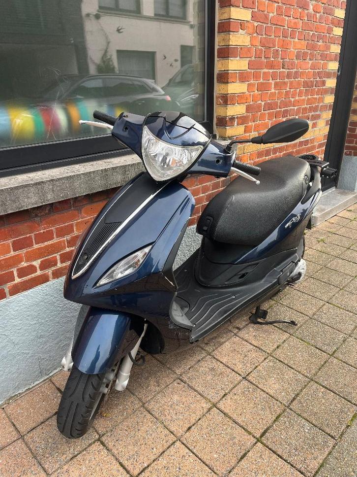 piaggio fly scooter B-klasse, Motos, Motos | Piaggio, Particulier, Scooter, jusqu'à 11 kW, 1 cylindre, Enlèvement