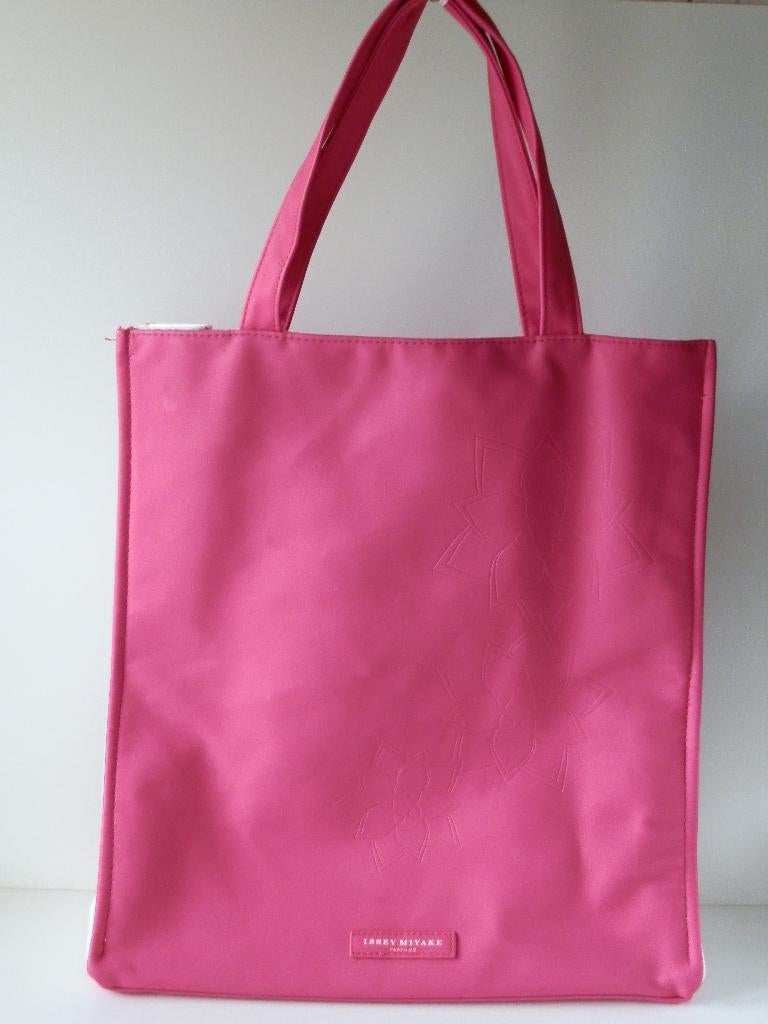 Sac Issey Miyake pour femme. Sac Shopper, Enlèvement ou Envoi, Comme neuf, Autres couleurs, Shopper