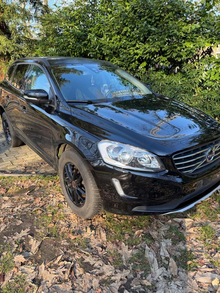 Te koop Volvo xc60 zwart, Auto's, Stof, 4 cilinders, Zwart, 5 deurs
