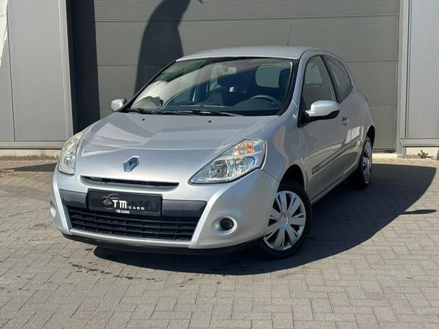 Renault Clio benzine, Auto's, Voorwielaandrijving, Stof, USB, Zwart