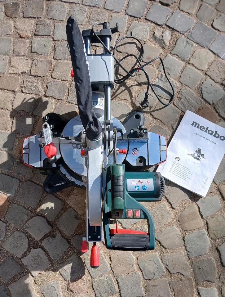 Scie à onglet, Bricolage & Construction, Outillage | Scies mécaniques, Utilisé, Scie à onglet, 1200 watts ou plus, 30 à 70 mm