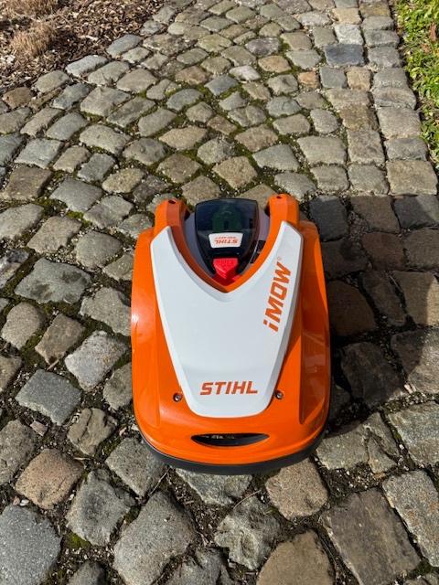 Robotmaaier Stihl RMI 422.2 P zo goed als nieuw, Ophalen, Zo goed als nieuw, Met regensensor
