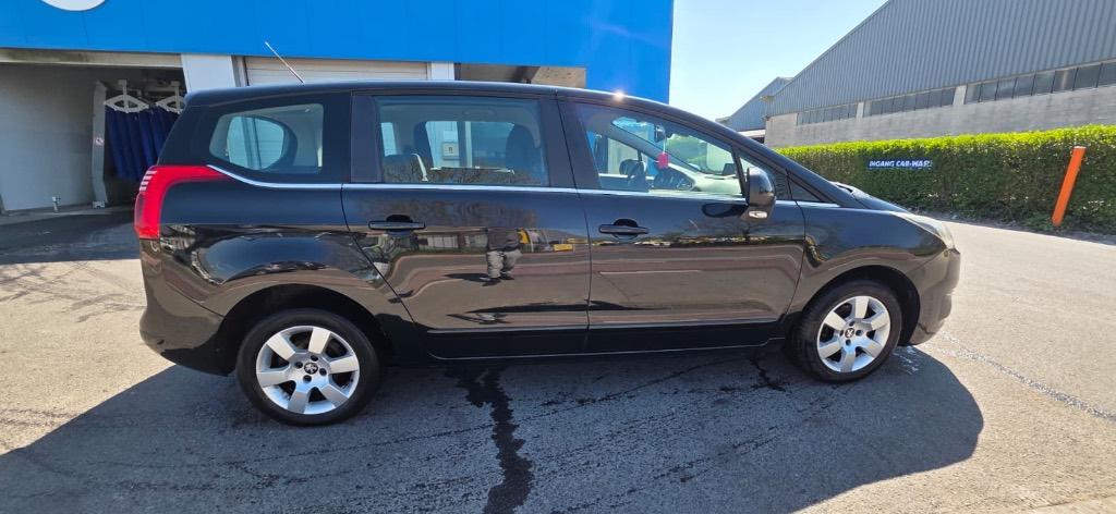 peugeot 5008 1,6 benz met natie en airco wordt gekeurd, Auto's, Voorwielaandrijving, Parkeersensor, 4 cilinders, Zwart