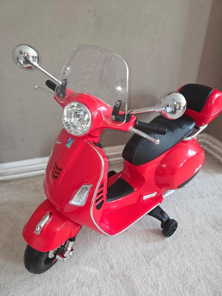 VESPA SCOOTER KINDEREN, Kinderen en Baby's, Kinderspulletjes, Zo goed als nieuw, Ophalen