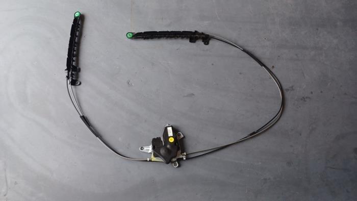 Moteur de cache-bagages gauche d'un Audi A6, Autos : Pièces & Accessoires, Carrosserie & Tôlerie, Audi, Utilisé, 3 mois de garantie