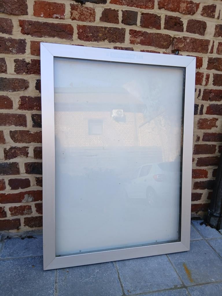 panneau d'information, panneau advalvas, panneau d'affichage, Autres lieux, Enlèvement, Utilisé, Aménagement