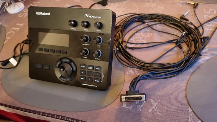 TD 27 Roland-drummodule, Muziek en Instrumenten, Drumcomputers, Gebruikt, Roland, Ophalen