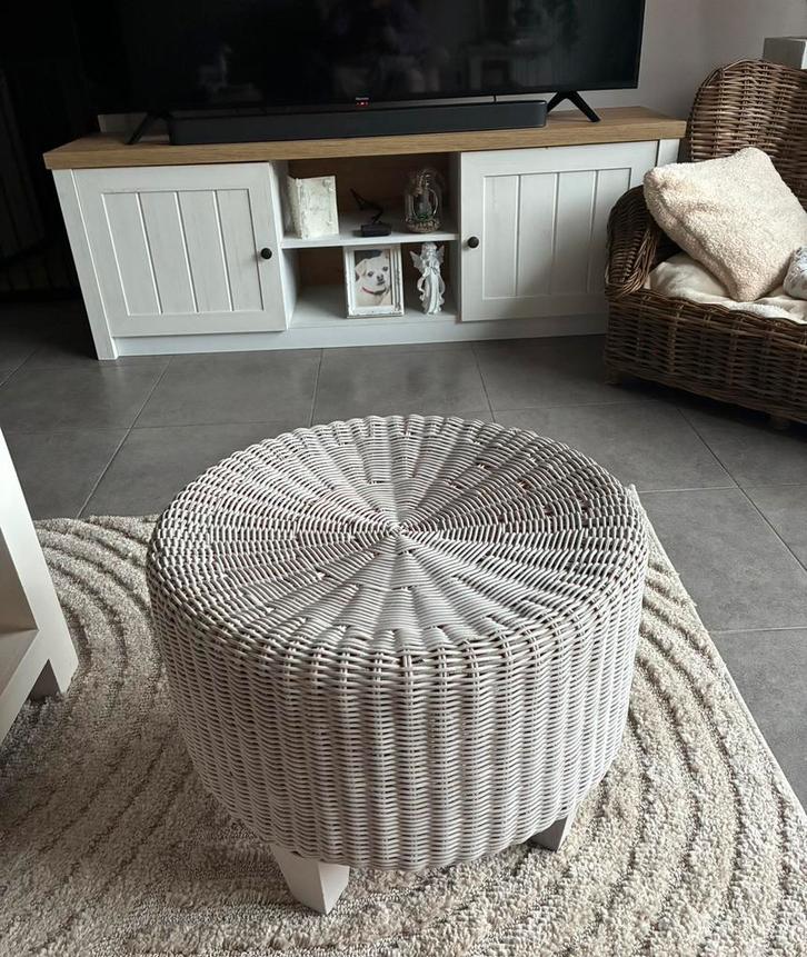 Vintage poef / hocker voetenbank handgeweven rotan spotprijs, Huis en Inrichting, Zetels | Voetbanken en poefs, Zo goed als nieuw