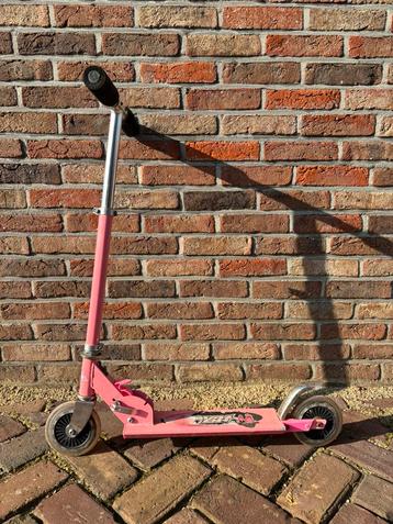 Step, roze beschikbaar voor biedingen