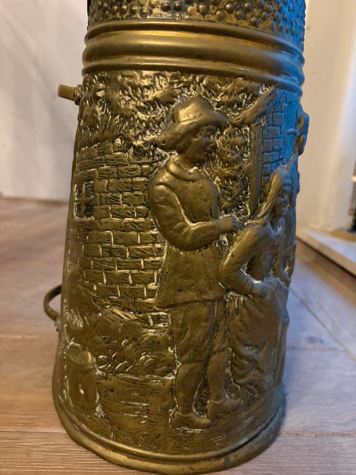 Antieke koperen kolenbus met reliëf – ca. 1900, Antiek en Kunst, Antiek | Brons en Koper, Ophalen of Verzenden