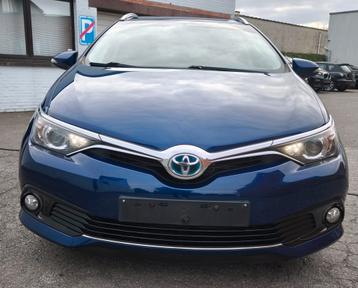 Toyota Auris.  1.8. Benzine+Hybride. Euro 6 b.  beschikbaar voor biedingen