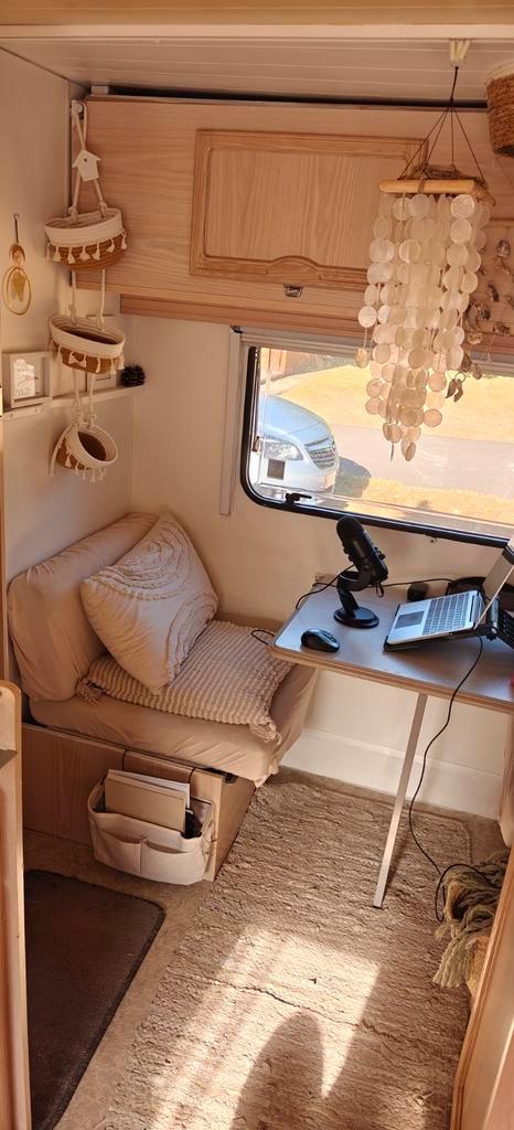 Boho style caravan met luifel en voortent en toebehoren, Caravans en Kamperen, Caravans, Particulier, tot en met 3, 750 - 1000 kg
