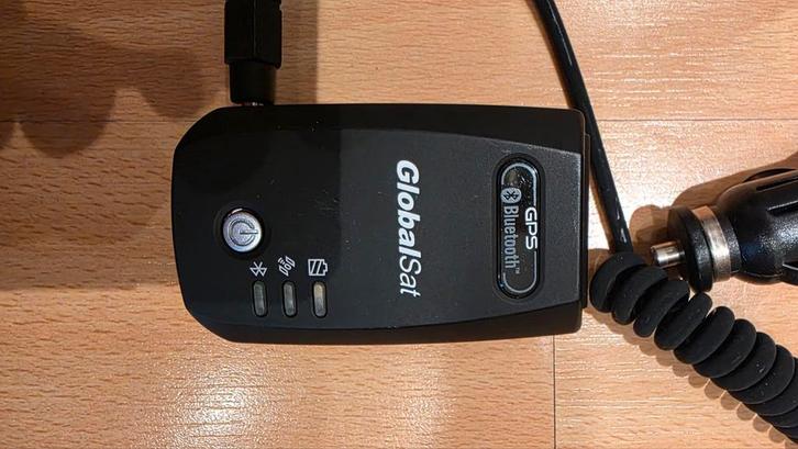 GPS GLOBALSAT BT 821c, Sports nautiques & Bateaux, Accessoires navigation, Comme neuf, Enlèvement ou Envoi