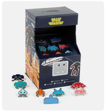 Official Space Invaders Arcade Collectors 8 Pin Badge boxed