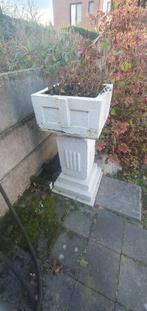 Grote witte bloembak 50 euro en rode waterput 45 euro, Tuin en Terras, Bloembakken en Plantenbakken, Ophalen