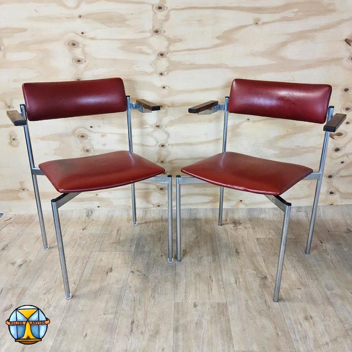 2 Vintage rode skai en chroom design stoelen met leuningen, Antiek en Kunst, Antiek | Meubels | Stoelen en Sofa's, Ophalen of Verzenden