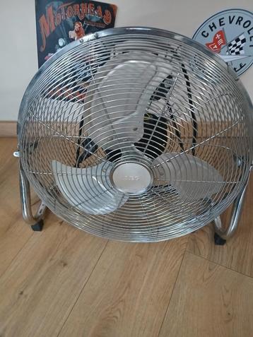 VENTILATEUR 45 cm AEG 100w beschikbaar voor biedingen