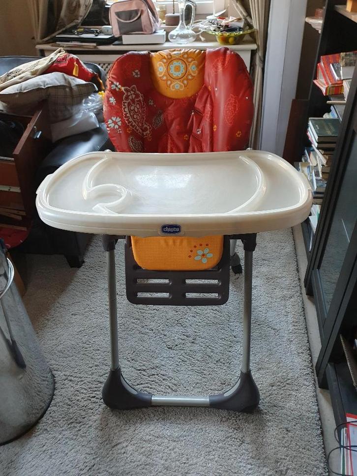 Kinderstoel Chicco, Enfants & Bébés, Chaises pour enfants, Comme neuf, Chaise évolutive, Coulissant, Plateau amovible, Ceinture(s)