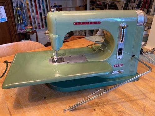 Fridor Stitchmaster naaimachine - Nederlands merk uit Den Ha, Hobby & Loisirs créatifs, Machines à coudre & Accessoires, Utilisé