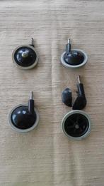 IK ZOEK voor vintage roltafelje 1 wieltje of 4 gelijke, Antiek en Kunst, Ophalen of Verzenden