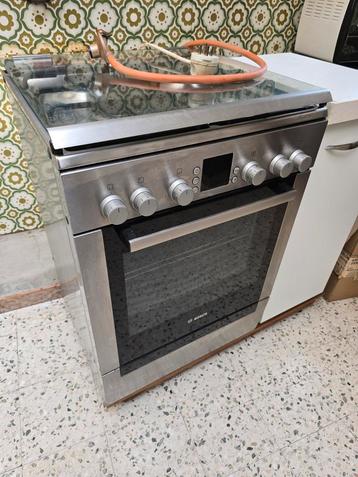 Cuisinière au gaz et fou électrique de la marque Bosch  beschikbaar voor biedingen