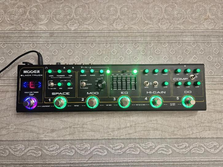 Pédale multi-effets Mooer Black Truck voor metal/heavy rock, Musique & Instruments, Effets, Comme neuf, Multi-effet, Enlèvement