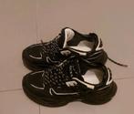 GUESS sneakers, Ophalen, Zwart, Zo goed als nieuw, Sneakers