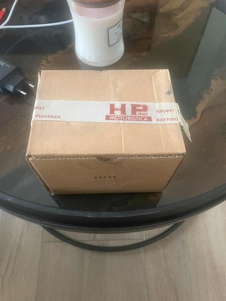 Nos bouteilles (pensez à scoopy), Vélos & Vélomoteurs, Pièces de cyclomoteur | Général, Comme neuf, Enlèvement ou Envoi