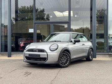 MINI Cooper C Essential Trim 3D /CAM/ BLINDSPT/ VERW/CARPLAY beschikbaar voor biedingen